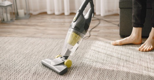 Как се чисти мокетен килим?