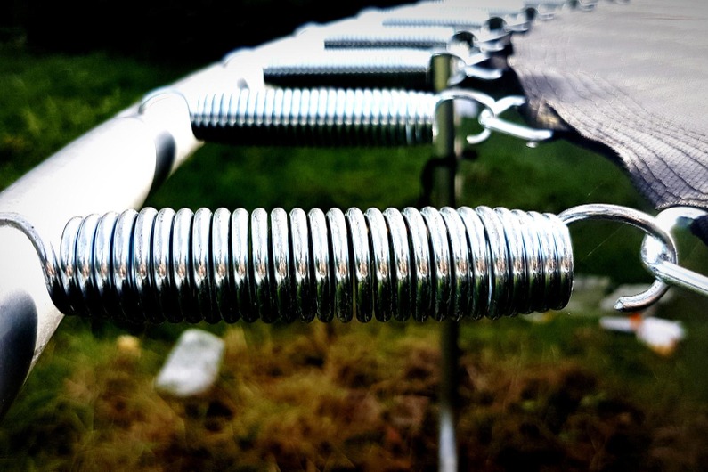 Допълнете и поддържайте своя батут