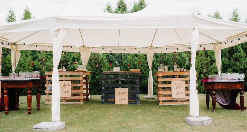 шатра срещу вятър